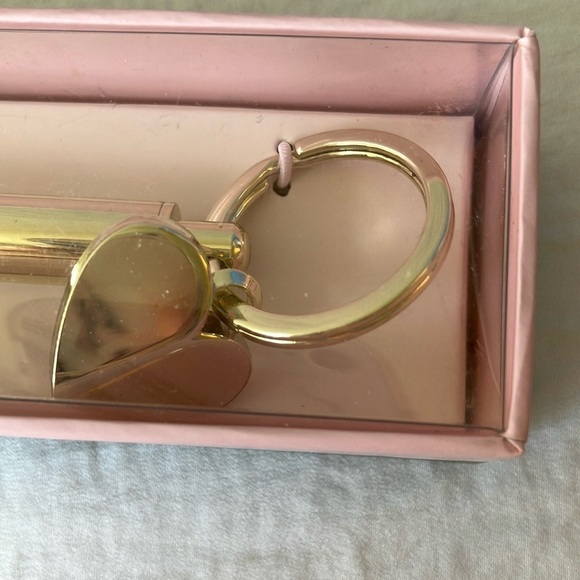 Kate Spade: Gold Tone & Blue Ink Pen Key Fob - Picture 7 of 16